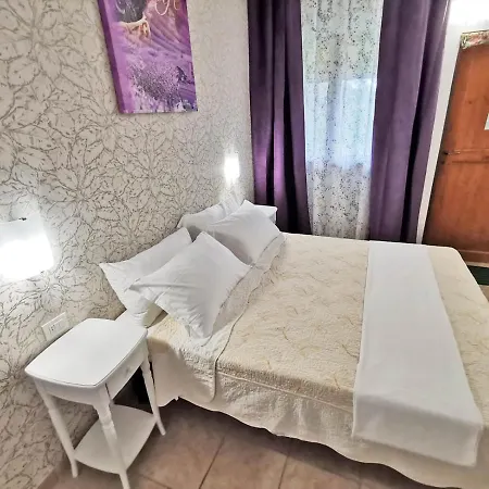 Il Girasole Country Village Hytte *